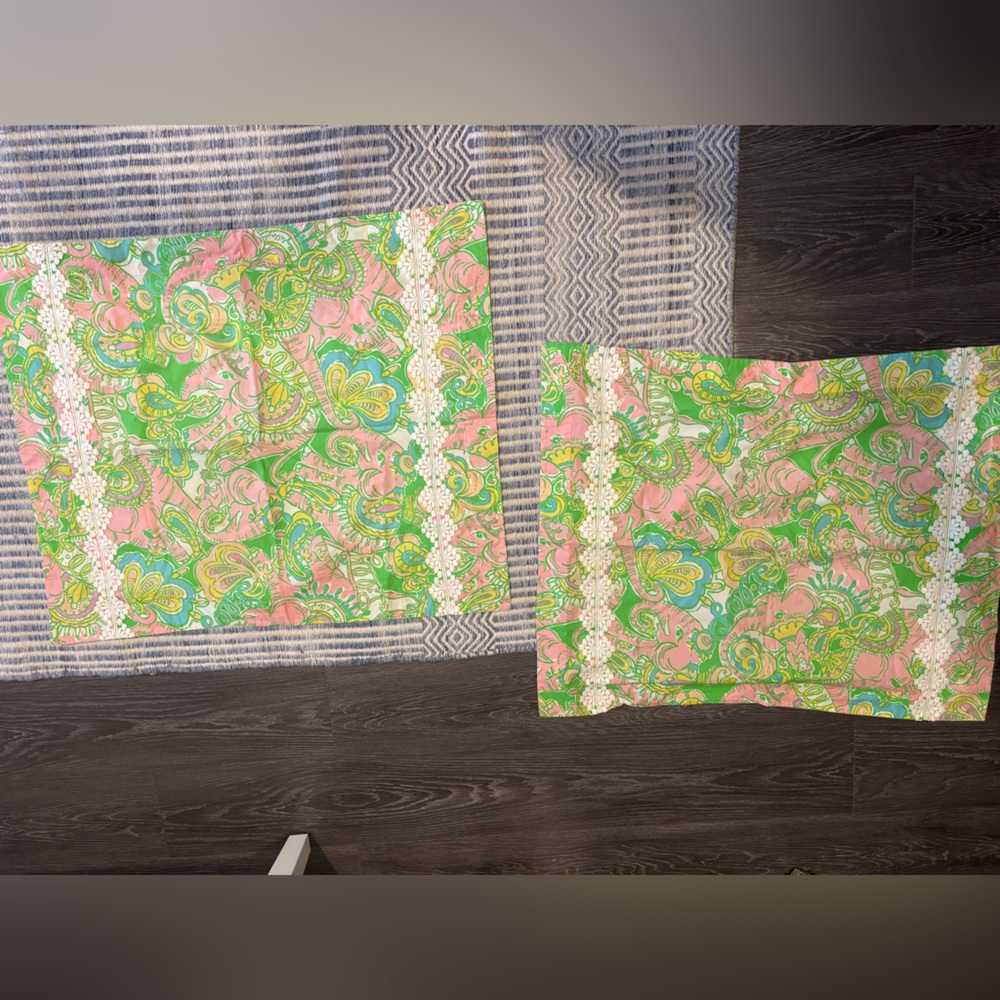 Lilly Pulitzer Chin Chin Print (2 Standard Shams)